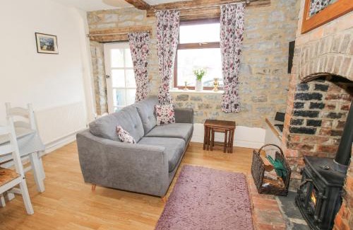 Knighton House | Pinner's Cottage