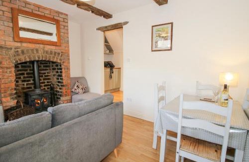 Knighton House | Pinner's Cottage