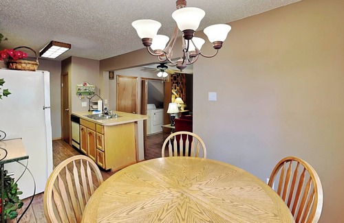 Ruidoso Condo | Pinon Park C11 | Cozy, Fireplace, Great Location