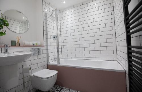 Whitby Apartment | Pinot Perch