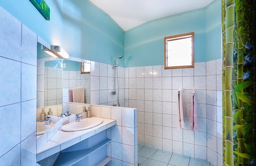 Basse Vallee House | Pinpin d'Amour