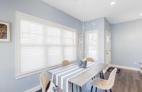 Arundel Apartment | Pinstripe Shell