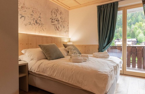 Giustino Apartment | PINZOLO - THREE APARTMENT WITH TWO BATHROOMS AND WIFI