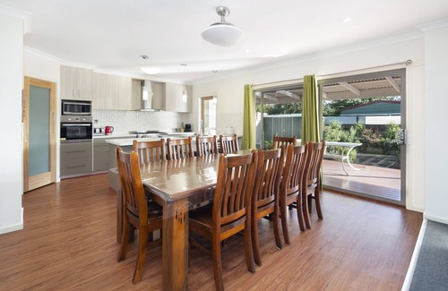 Sebastopol House | Pioneer house -large group urban escape. Playground and gas log fireplace.