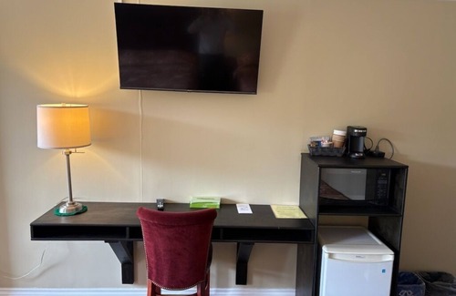 Port Hardy Hotel | Pioneer Inn by the River