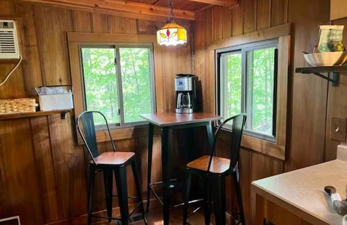 Poland Cabin | Pioneer Log Cabin on the Lake