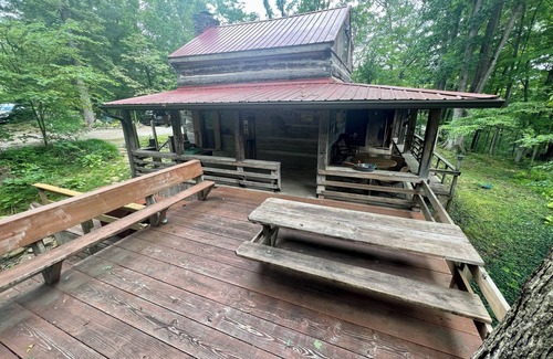 Poland Cabin | Pioneer Log Cabin on the Lake