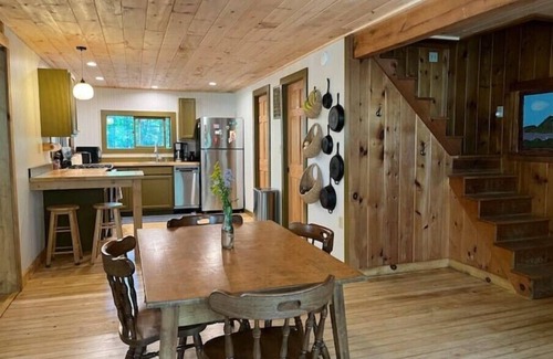 Stratton House | Pip's Place-10 Mins to Sugarloaf