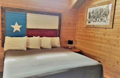 Pipe Creek House | Pipe Creek Cabin Rental for Glamping Getaways near Austin, Texas