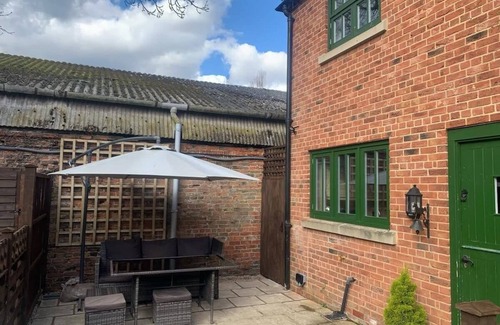 Bilbrough House | Piper Cottage, Bilbrough, York 5m. Village.
