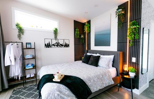 West Bay House | Piper's Creek Cottages