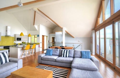Charmouth House | PIPPIN, family friendly, luxury holiday cottage in Charmouth