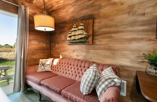 Grayland Hotel | Pirate Themed Room | Fast WiFi
