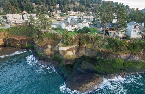 Logsden House | Pirates Cove