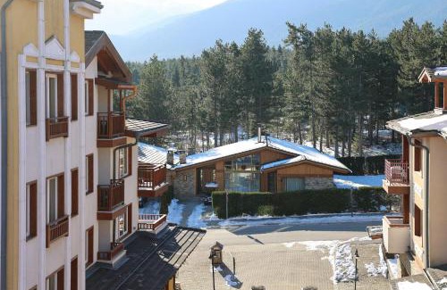 Razlog Apartment | Pirin Golf Mountain View Retreat