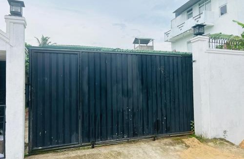 Boralesgamuwa Apartment | Pirivena Garden Resort - AC Units, Kitchen, Attached Bath Room, & WiFi