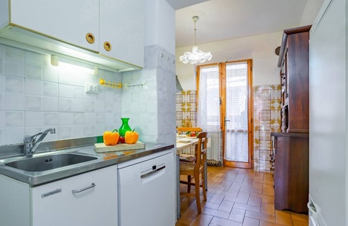 Pisa Apartment | Pisa Airport Comfy Apartment - Private Parking