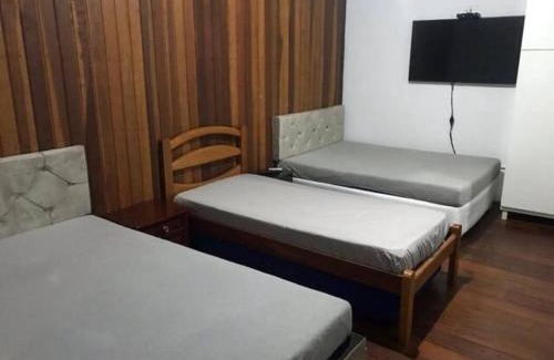 Vista Linda House | Piscina aquecida, 3 dorms ar condicionado, Cervejeira e Bilhar, a 500 metros do Mar