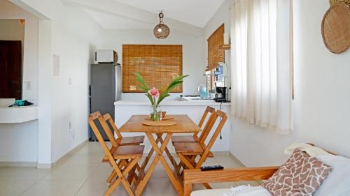 Serra Grande Apartment | Piscina Aquecida, Jacuzzi, internet veloz, no centro de Serra Grande - Apt Laranja - Vila Pitangueira