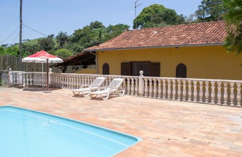 Brumadinho House | Piscina, churrasco, fogão a lenha a uma hora de BH