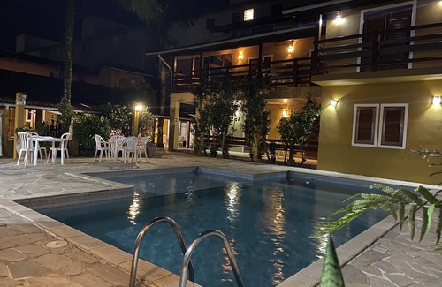 Praia Grande House | Piscina e Ar Condicionado a 100 mts da Praia Grande - Ubatuba/sp