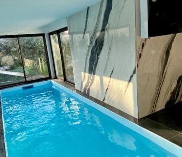 Anglet Apartment | Piscine et jacuzzi Loft ravissant dans une maison basque