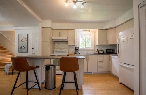D'Autray Regional County Municipality Cottage | Piscine intérieure, ping pong, pet friendly.