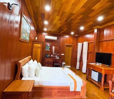 Santuk Bed & Breakfast | Piseth Private Villa Hotel