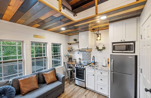 Brevard Cabin | Pisgah Paradise-Privacy, Hot Tub, and Views!
