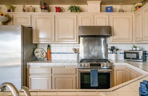 Downtown Condo | PISMO OCEANFRONT, PRIVATE GARAGE, PET, CHILD, & ADA FRIENDLY