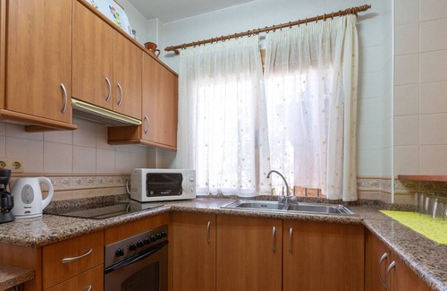 Casarabonela House | PISO CENTRAL - 5 PAX - Cozy apartment with free WiFi.