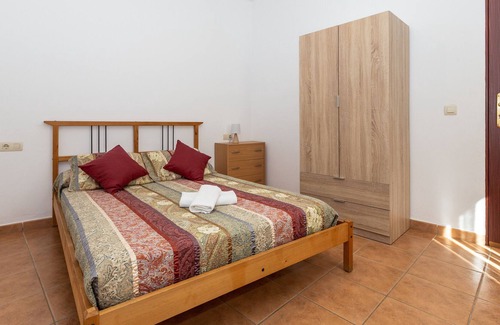 Casarabonela House | PISO CENTRAL - 5 PAX - Cozy apartment with free WiFi.