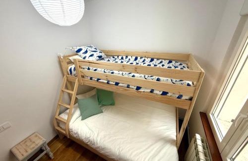 Serantes Apartment | Piso con terraza y garaje a un Paso de la Playa de Tapia