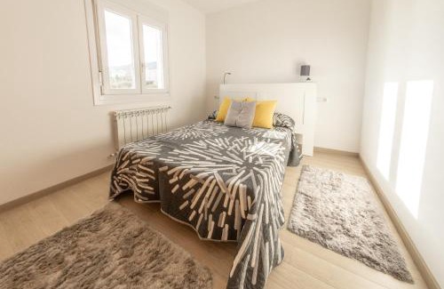 Burela Apartment | Piso en el puerto con vistas al Mar+Wifi+ SmartTv