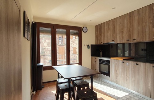 Prades Apartment | Piso La Muralla en el Pueblo de Prades con Vistas a la Naturaleza