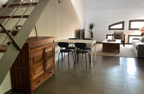 Premia de Mar Apartment | Piso para 4 personas para estancia de trabajo a 30 minutos de Barcelona.