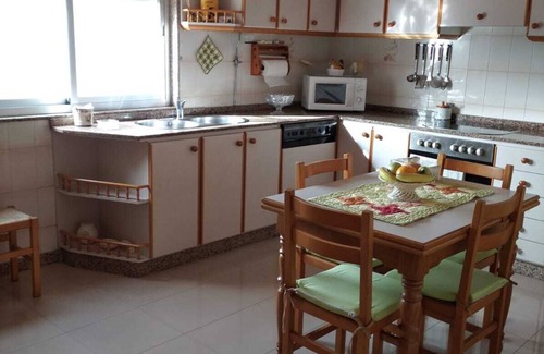 O Vicedo Condo | Piso Sencillo, Amplio y Todas las Comodidades
