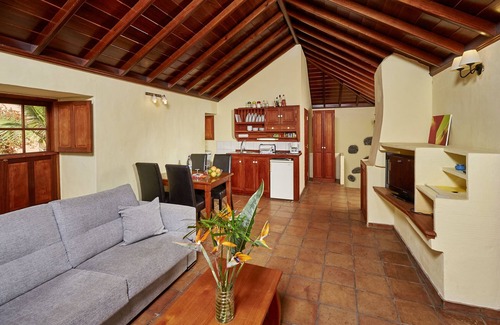 Puerto de Tazacorte Apartment | Piso Taberna apartment right on the beach promenade