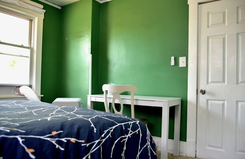 Garfield Heights House | Pistachio Room near Cleveland