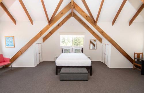 Burnt Pine House | Pitcairn House