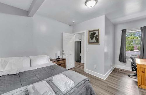 Oneonta Apartment | Pitcher's Paradise Apt 1-All Star Baseball Rentals