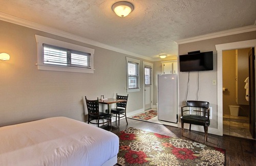Raymond Hotel | Pitchwood Inn & Alehouse