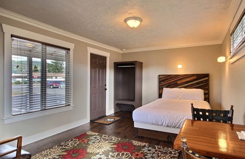 Raymond Hotel | Pitchwood Inn & Alehouse