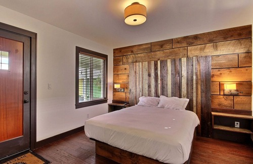 Raymond Hotel | Pitchwood Inn & Alehouse