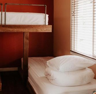 Raymond Hotel | Pitchwood Inn