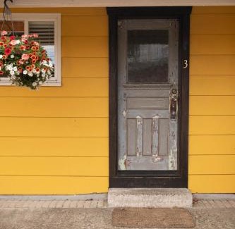Raymond Hotel | Pitchwood Inn