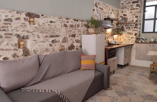 Nafplio Apartment | Pithari - Studio Apartment in the old Town of Nafplion