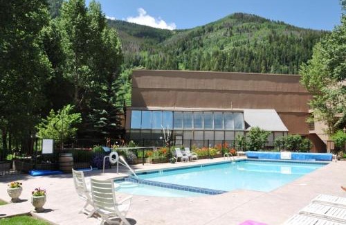 Vail Apartment | Pitkin Creek Park 7
