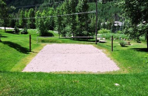 Vail Apartment | Pitkin Creek Park 7