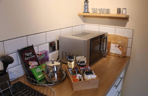Pitlochry Apartment | Pitlochry Stay-Sleeps 2-Central & Connected